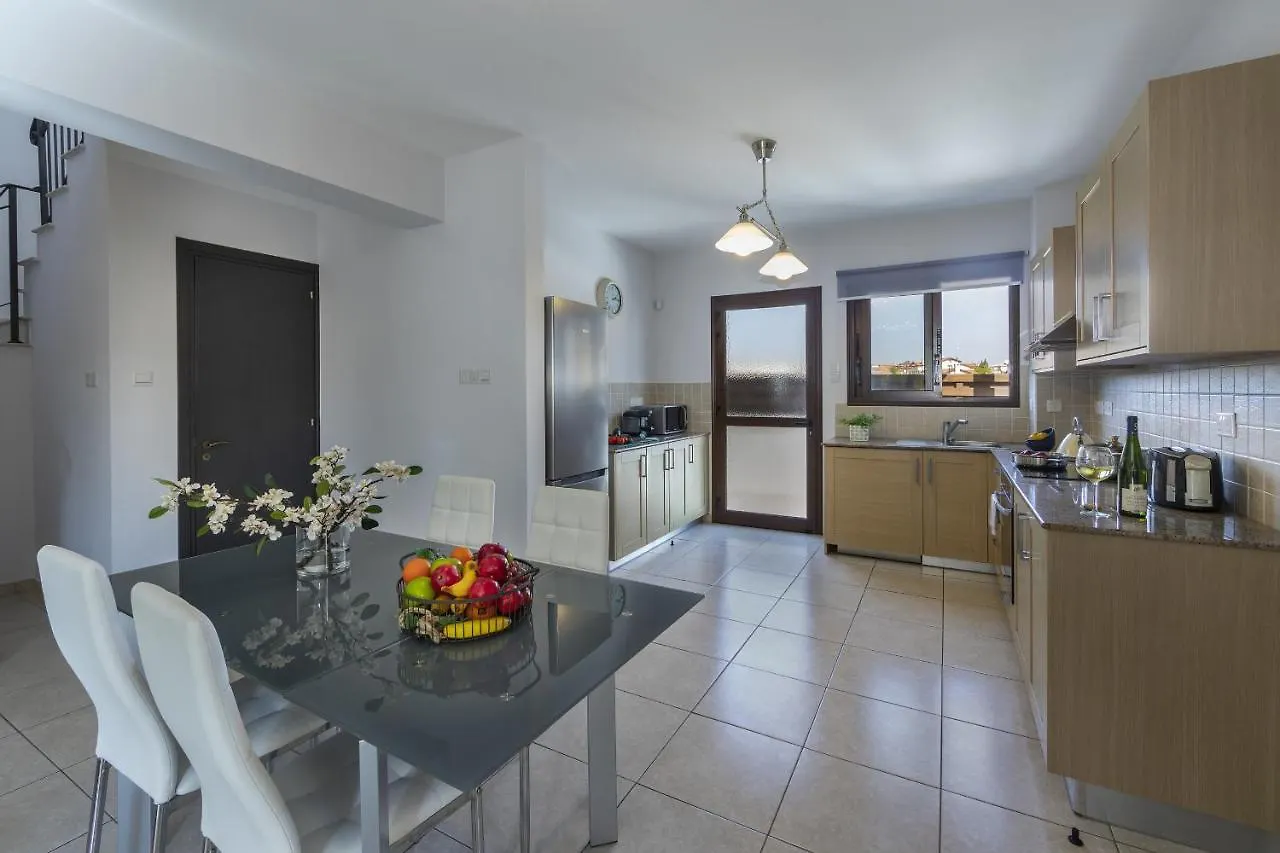 أيا نابا Ayia Thekla Villa Annamaria قبرص